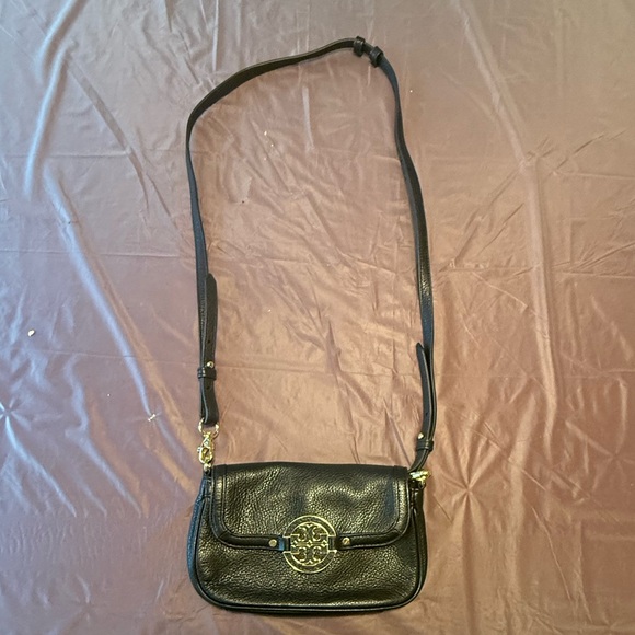 Tory Burch Amanda Black Leather Crossbody Bag with Gold Logo MSRP $295 - Picture 3 of 10